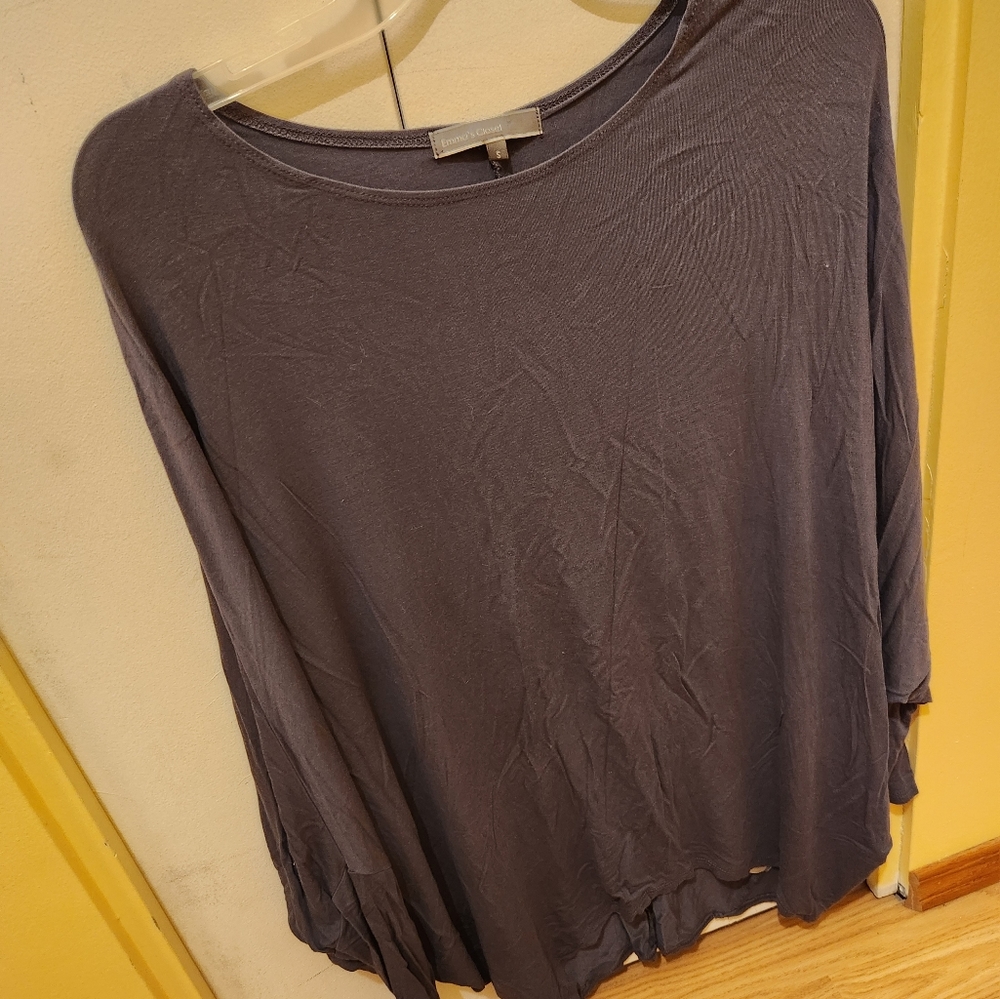 Emma's Closet small long sleeve bamboo top